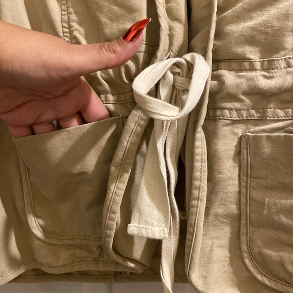 Khaki colored drawstring blazer with pockets, size XL Great condition like new! - Picture 3 of 8